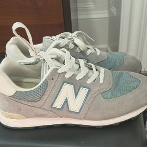 New Balance 574 Womens Running Shoes Sneakers Gray Blue 6.5 EUC